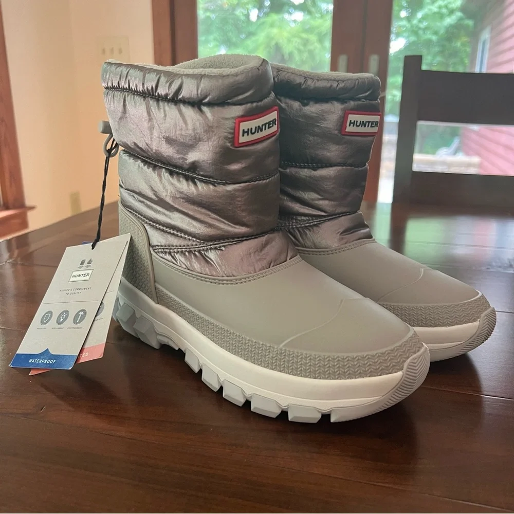 Hunter Metallic Silver Gray Intrepid Insulated Short Boots 7 NWT! - Picture 1 of 11